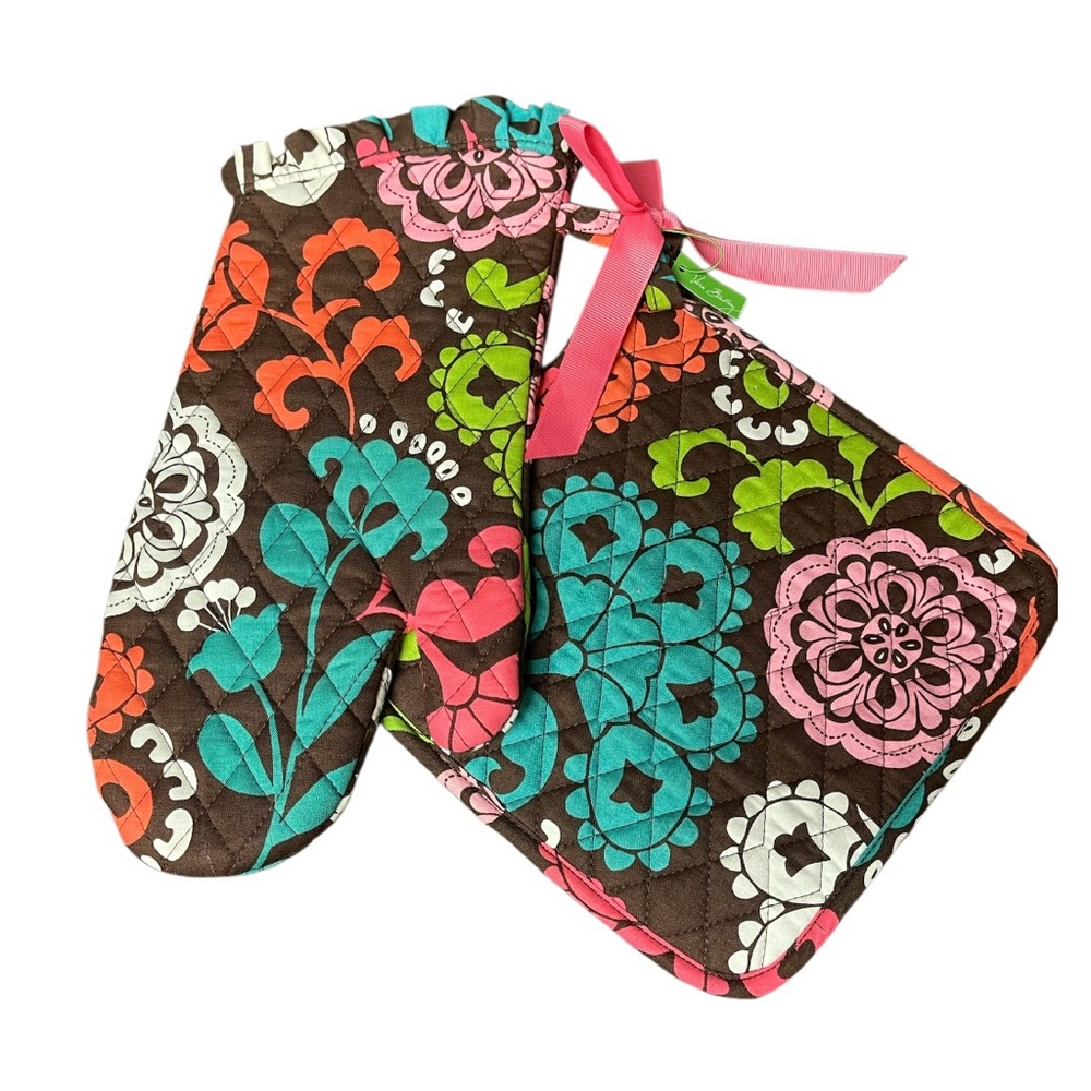 Vera Bradley Pot Holder and Oven Mitt Set ~ Floral Design ~ New w/ Tags